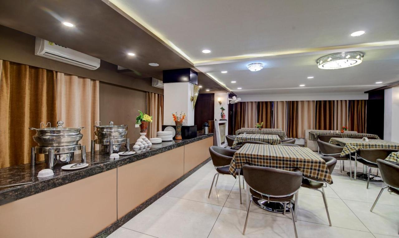 Hotel Signature Planet Indore Exterior photo